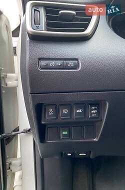 Внедорожник / Кроссовер Nissan X-Trail 2014 в 