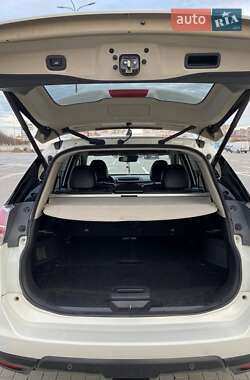 Внедорожник / Кроссовер Nissan X-Trail 2014 в 