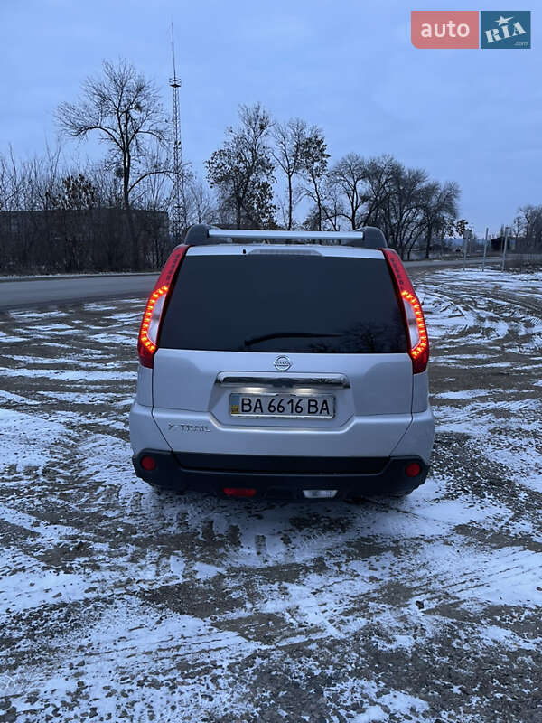 Позашляховик / Кросовер Nissan X-Trail 2012 в Новоархангельську