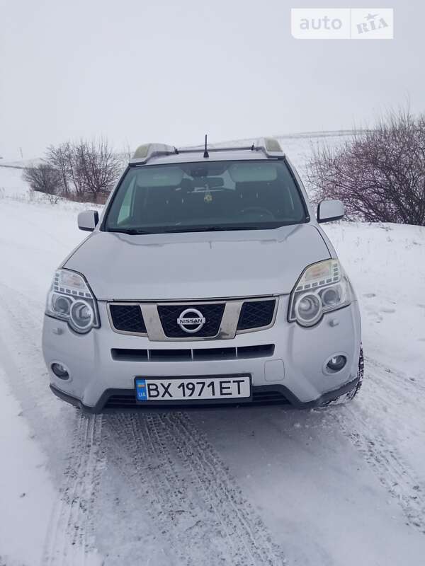 Внедорожник / Кроссовер Nissan X-Trail 2011 в Староконстантинове