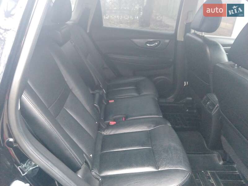 Внедорожник / Кроссовер Nissan X-Trail 2015 в Кривом Роге