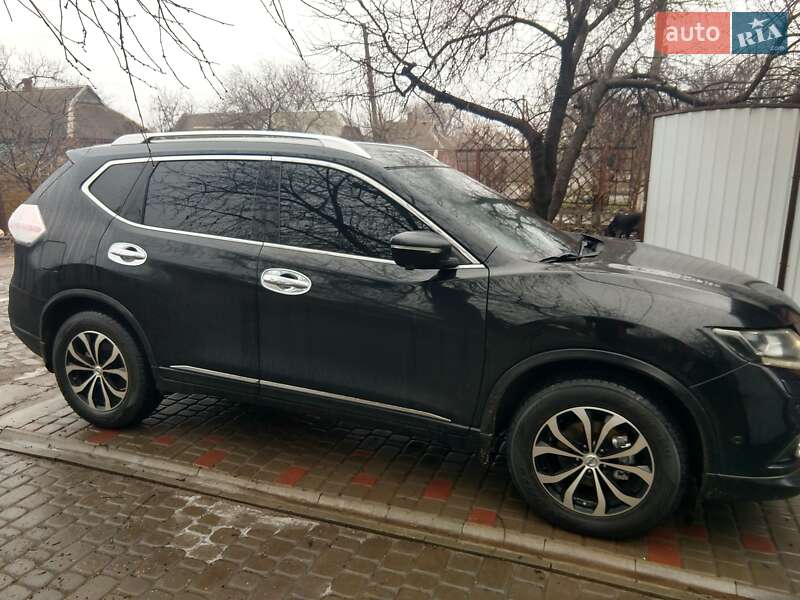Внедорожник / Кроссовер Nissan X-Trail 2015 в Кривом Роге
