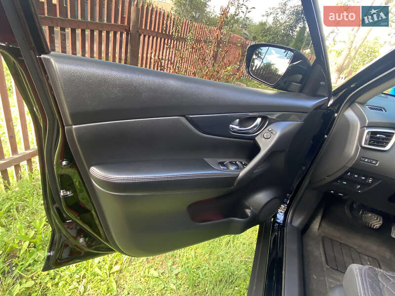 Позашляховик / Кросовер Nissan X-Trail 2015 в Городенці