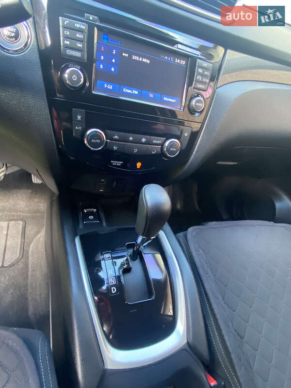 Позашляховик / Кросовер Nissan X-Trail 2015 в Городенці