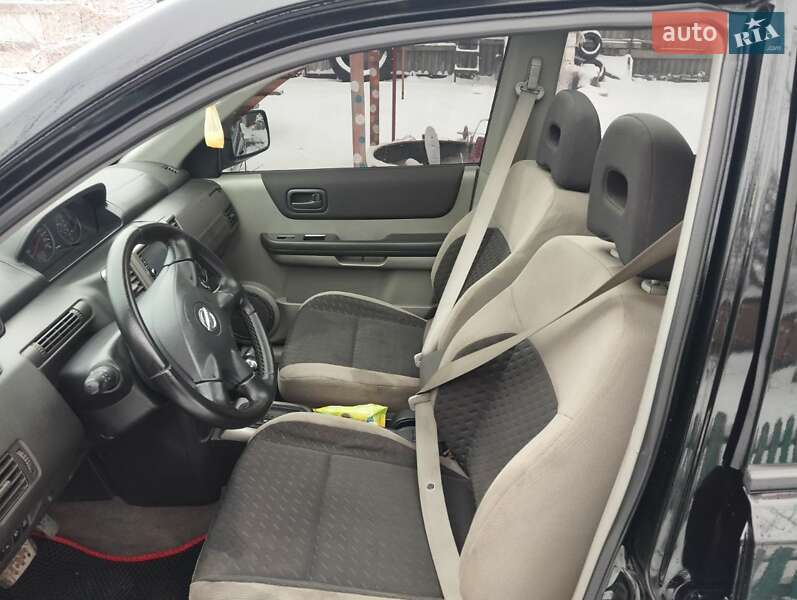 Внедорожник / Кроссовер Nissan X-Trail 2004 в Сахновщине