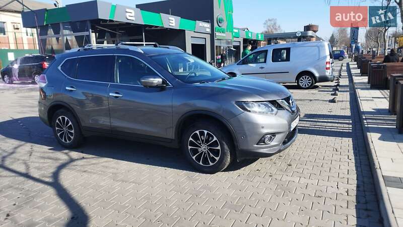 Позашляховик / Кросовер Nissan X-Trail 2016 в Чернівцях