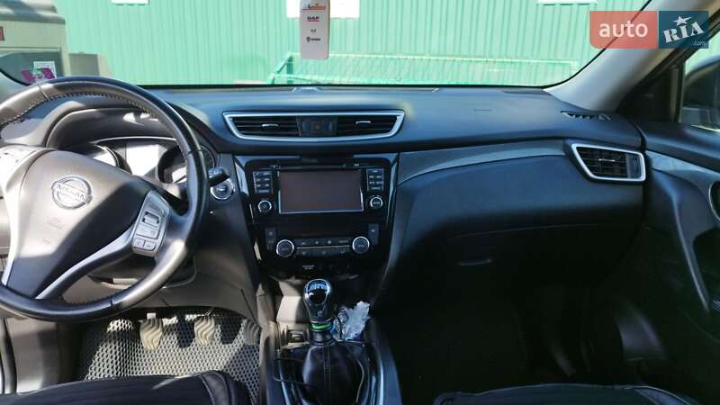 Позашляховик / Кросовер Nissan X-Trail 2016 в Чернівцях