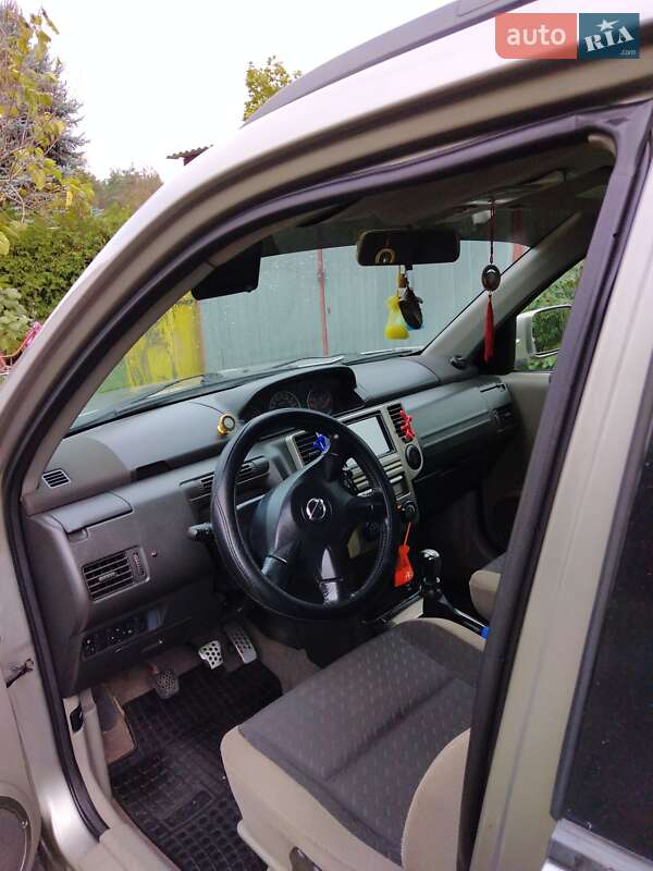 Внедорожник / Кроссовер Nissan X-Trail 2004 в Чорткове