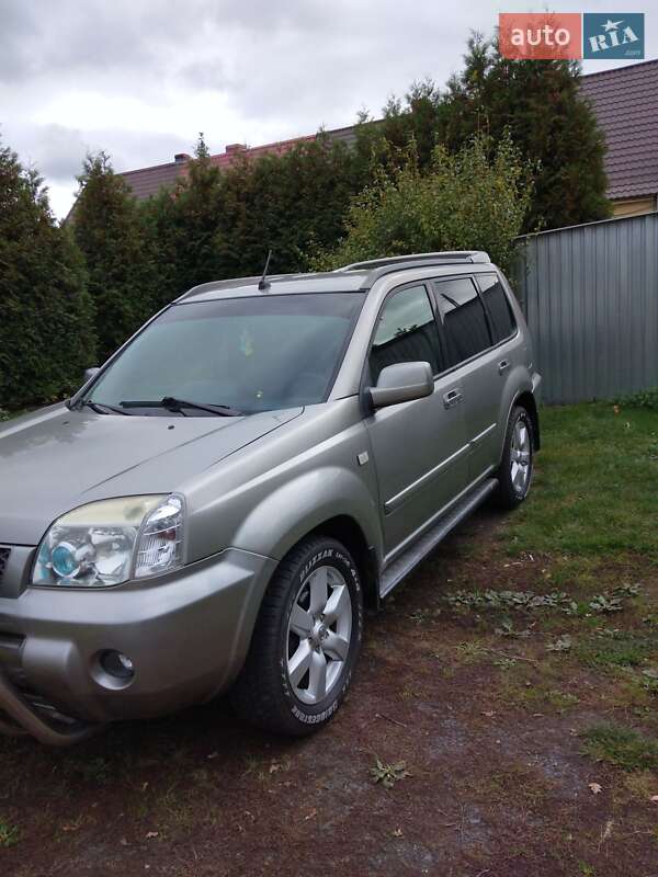 Внедорожник / Кроссовер Nissan X-Trail 2004 в Чорткове