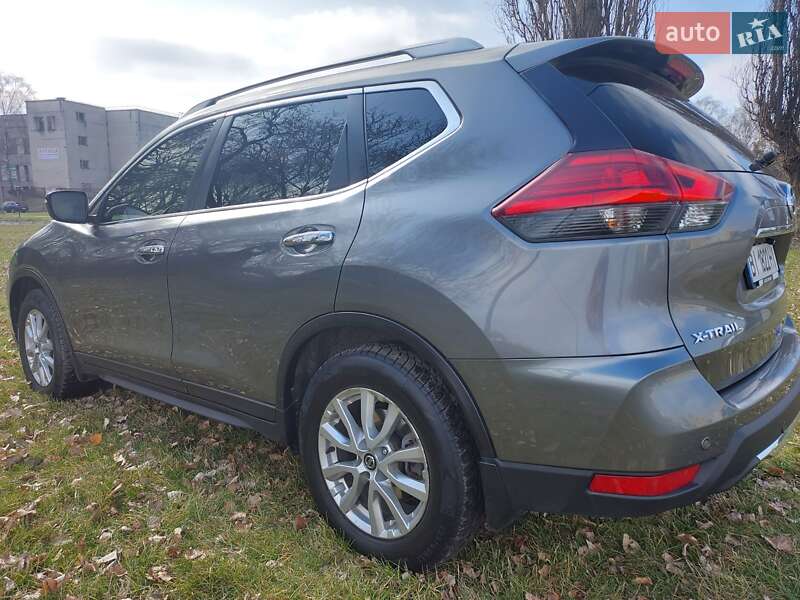 Внедорожник / Кроссовер Nissan X-Trail 2017 в Кременчуге