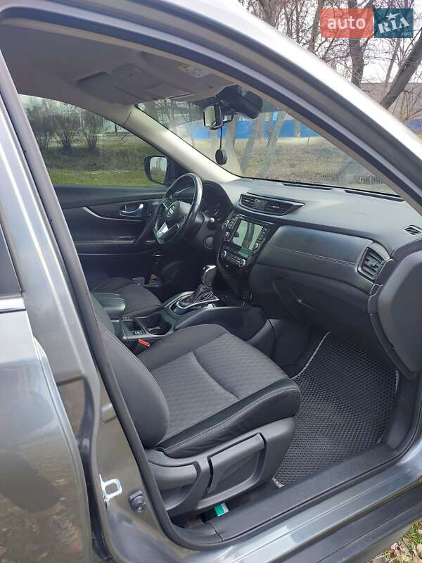 Внедорожник / Кроссовер Nissan X-Trail 2017 в Кременчуге