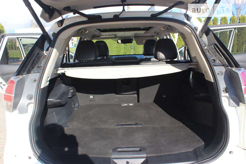 Позашляховик / Кросовер Nissan X-Trail 2015 в Дунаївцях