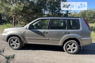 Внедорожник / Кроссовер Nissan X-Trail 2003 в Костополе