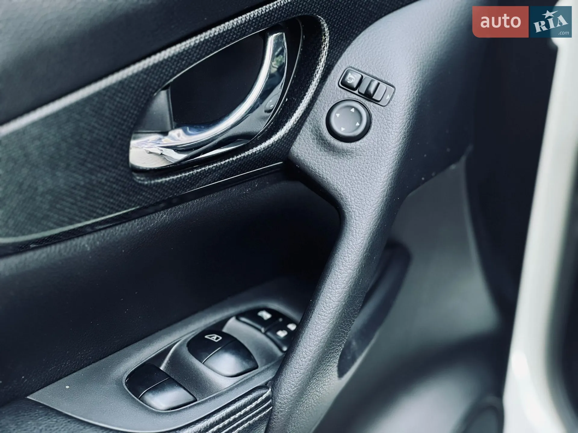 2015 Nissan X-Trail - мініатюра 32