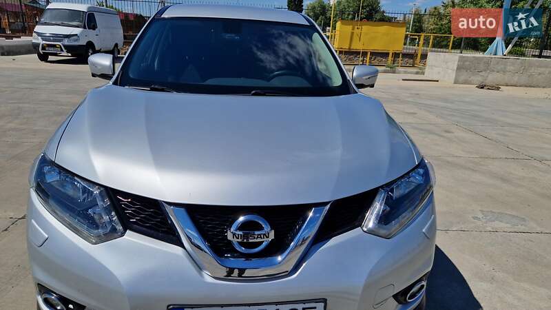 Позашляховик / Кросовер Nissan X-Trail 2017 в Первомайську