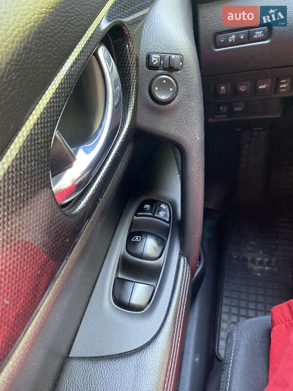 Позашляховик / Кросовер Nissan X-Trail 2017 в Горішніх Плавнях фото 21 Позашляховик / Кросовер Nissan X-Trail 2017 в Горішніх Плавнях