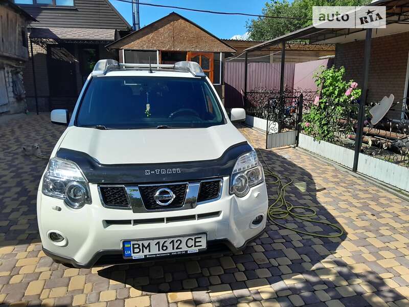 Внедорожник / Кроссовер Nissan X-Trail 2013 в Глухове