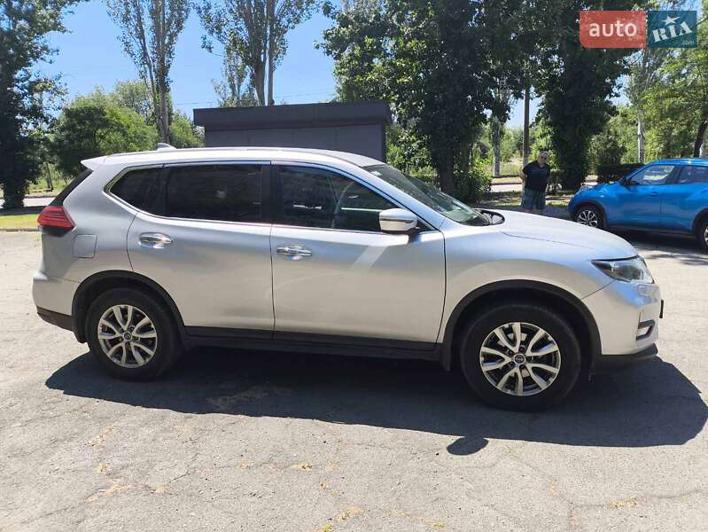 Внедорожник / Кроссовер Nissan X-Trail 2019 в Днепре