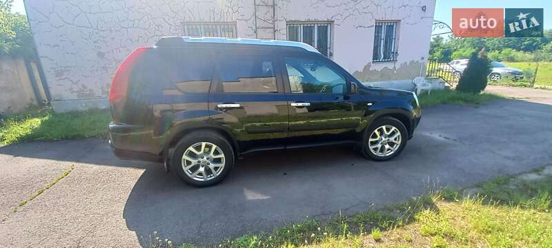 Внедорожник / Кроссовер Nissan X-Trail 2010 в Ужгороде