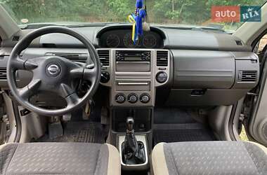Внедорожник / Кроссовер Nissan X-Trail 2004 в 