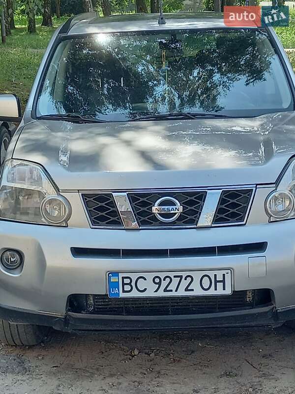 Позашляховик / Кросовер Nissan X-Trail 2010 в Миколаєві