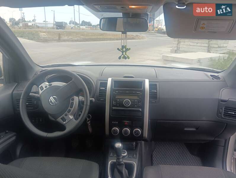 Позашляховик / Кросовер Nissan X-Trail 2011 в Дачному