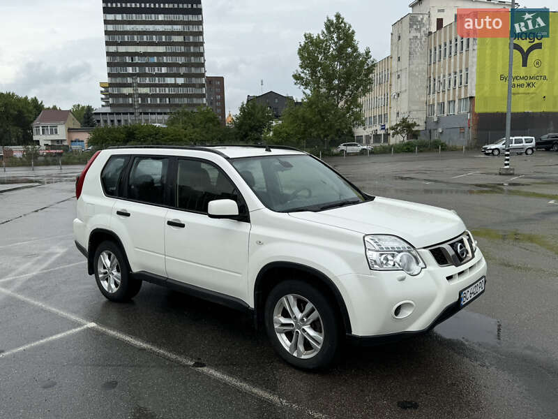 Внедорожник / Кроссовер Nissan X-Trail 2013 в Киеве