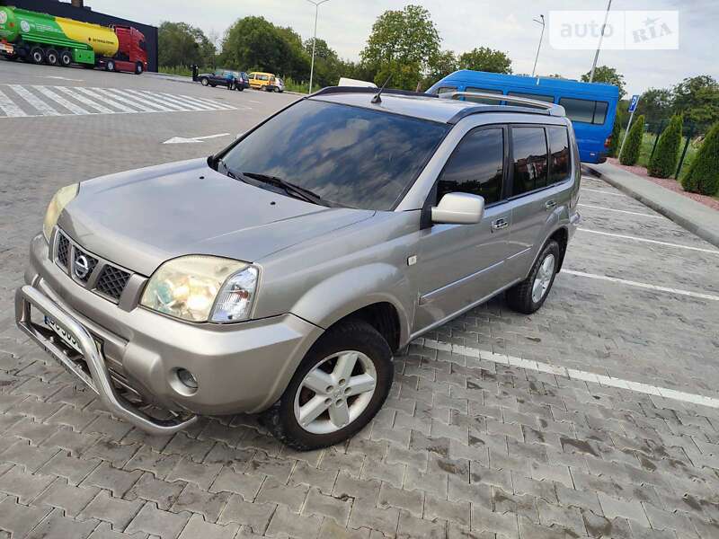 Позашляховик / Кросовер Nissan X-Trail 2004 в Стрию