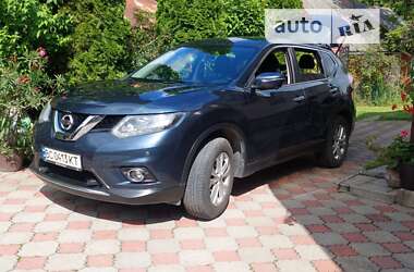 Позашляховик / Кросовер Nissan X-Trail 2015 в Старому Самборі