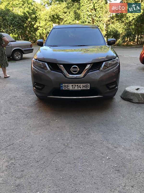 Внедорожник / Кроссовер Nissan X-Trail 2015 в 