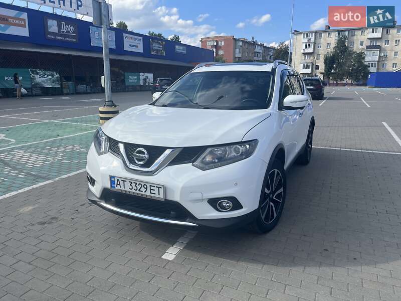 Внедорожник / Кроссовер Nissan X-Trail 2016 в Калуше