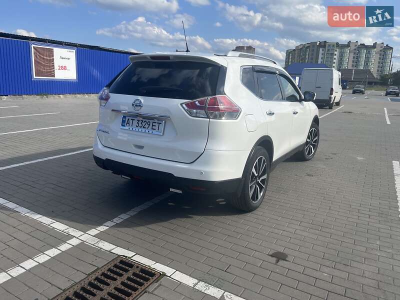 Внедорожник / Кроссовер Nissan X-Trail 2016 в Калуше