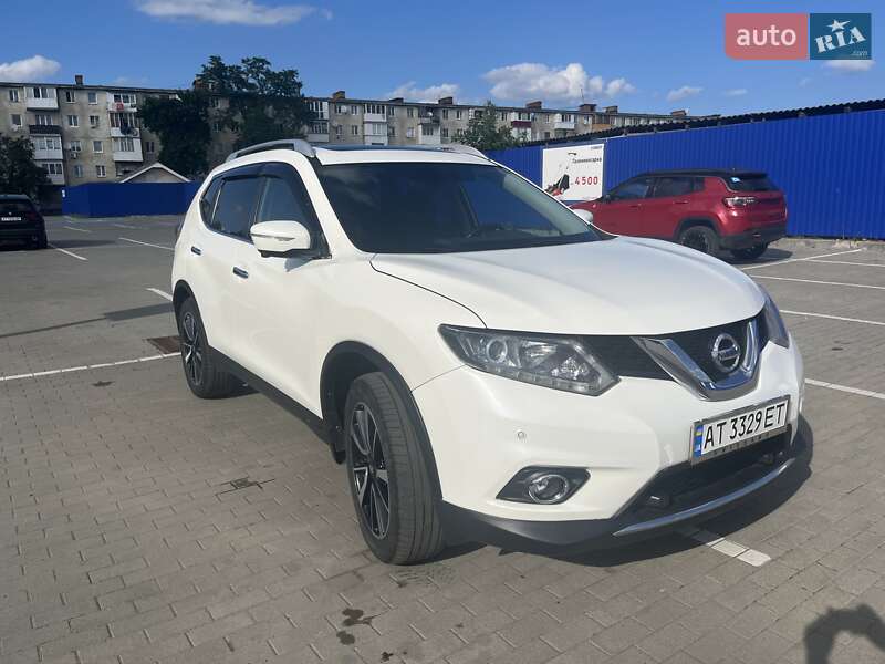 Внедорожник / Кроссовер Nissan X-Trail 2016 в Калуше