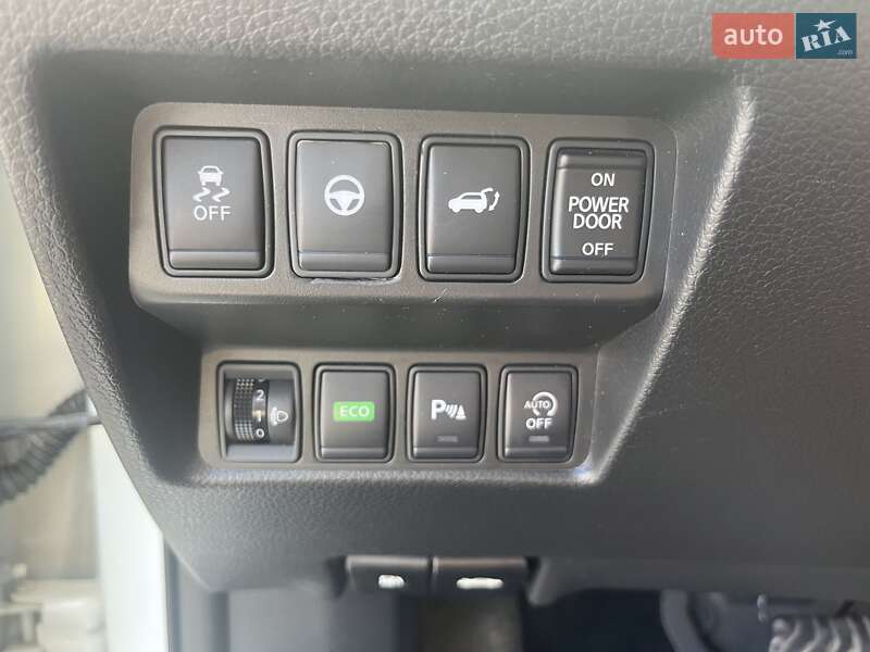 Внедорожник / Кроссовер Nissan X-Trail 2016 в Калуше