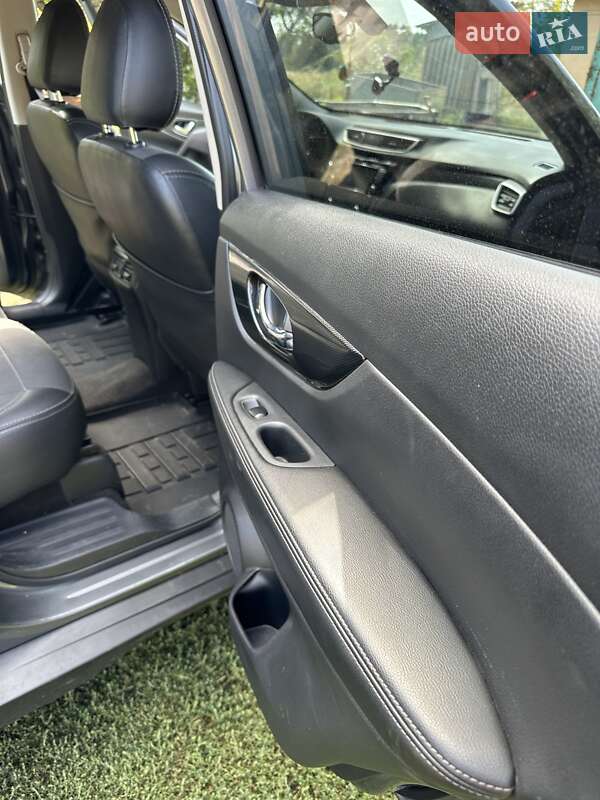 Позашляховик / Кросовер Nissan X-Trail 2017 в Дніпрі фото 6 Позашляховик / Кросовер Nissan X-Trail 2017 в Дніпрі