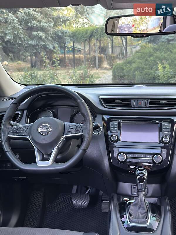 Внедорожник / Кроссовер Nissan X-Trail 2018 в Павлограде