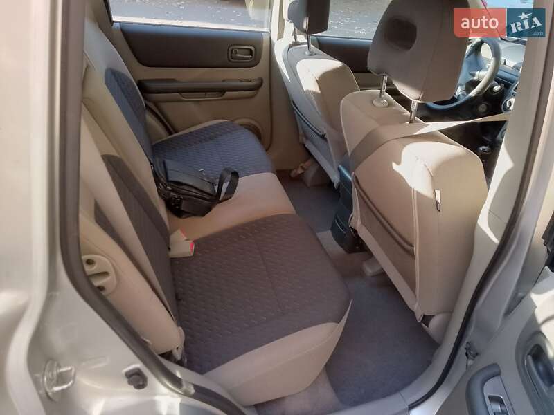 Позашляховик / Кросовер Nissan X-Trail 2005 в Харкові