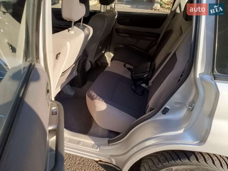 Позашляховик / Кросовер Nissan X-Trail 2005 в Харкові