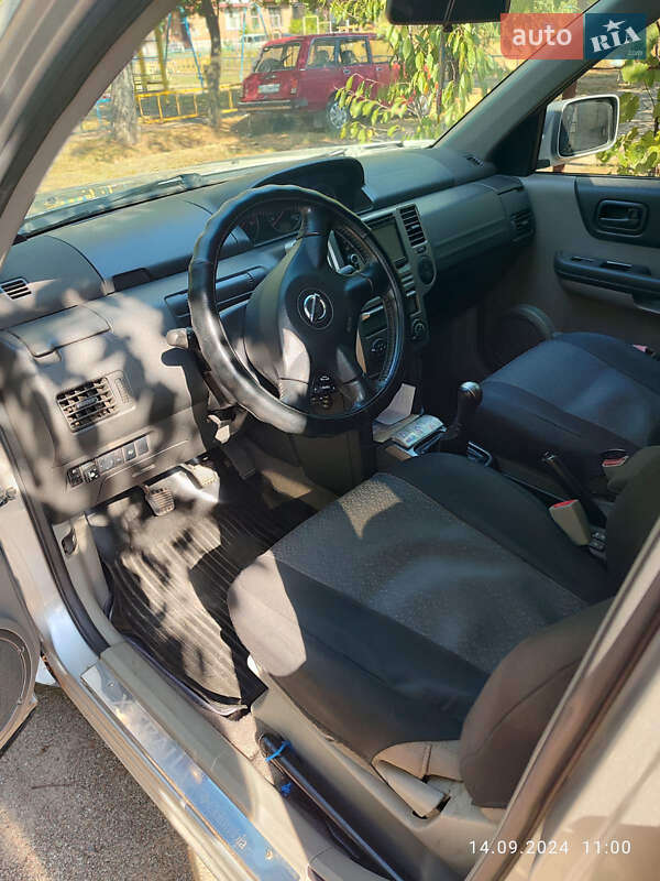 Позашляховик / Кросовер Nissan X-Trail 2006 в Києві