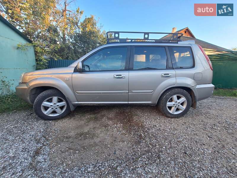 Внедорожник / Кроссовер Nissan X-Trail 2005 в Могилев-Подольске