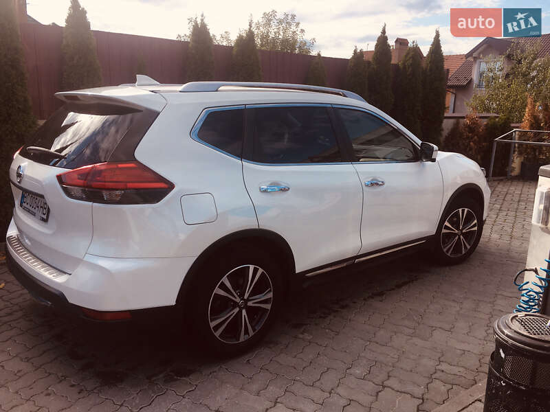Внедорожник / Кроссовер Nissan X-Trail 2017 в Львове