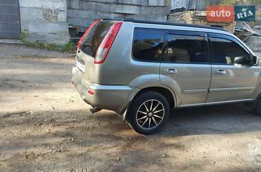 Внедорожник / Кроссовер Nissan X-Trail 2003 в 