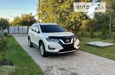 Внедорожник / Кроссовер Nissan X-Trail 2017 в Миргороде