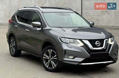 Внедорожник / Кроссовер Nissan X-Trail 2017 в 