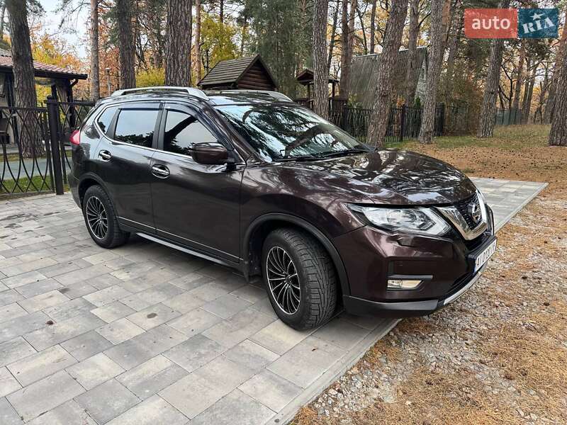 Позашляховик / Кросовер Nissan X-Trail 2019 в Рокитному