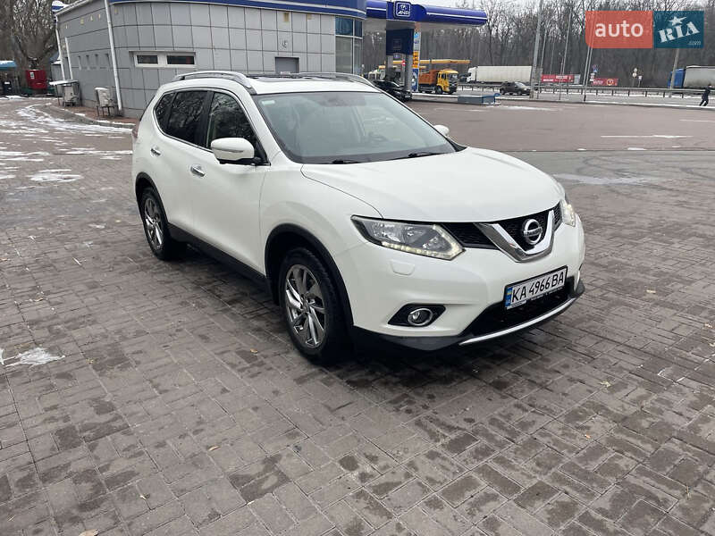 Позашляховик / Кросовер Nissan X-Trail 2015 в Києві