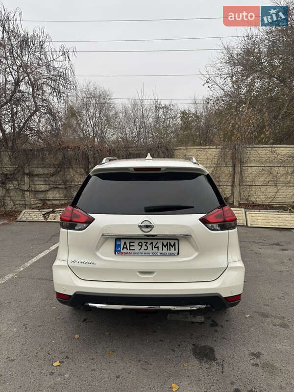 Внедорожник / Кроссовер Nissan X-Trail 2017 в Днепре