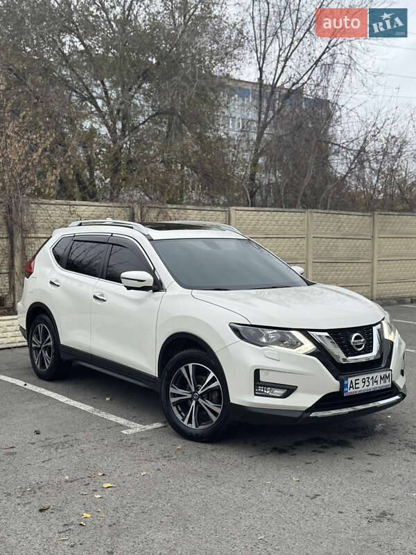 Внедорожник / Кроссовер Nissan X-Trail 2017 в Днепре