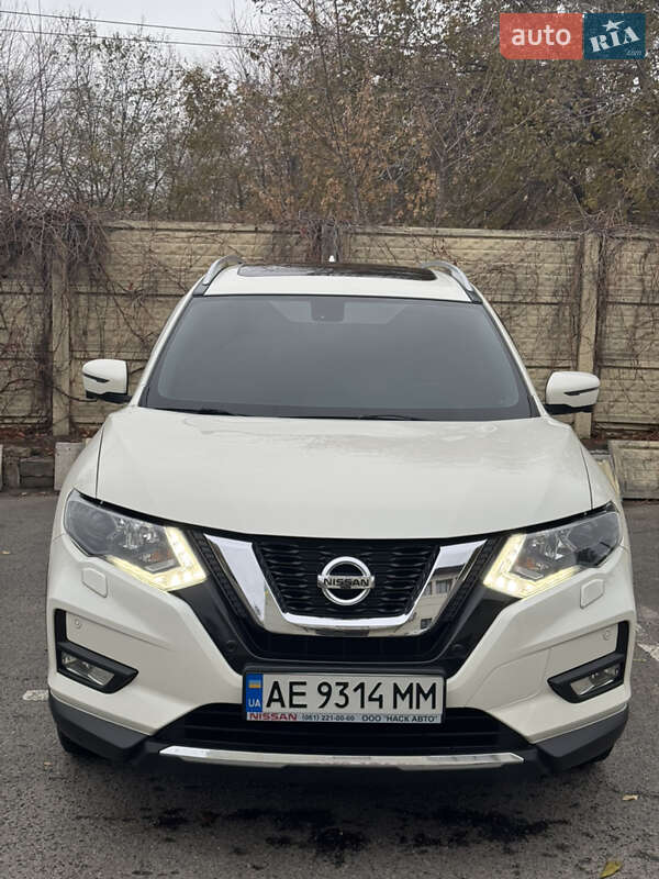 Внедорожник / Кроссовер Nissan X-Trail 2017 в Днепре