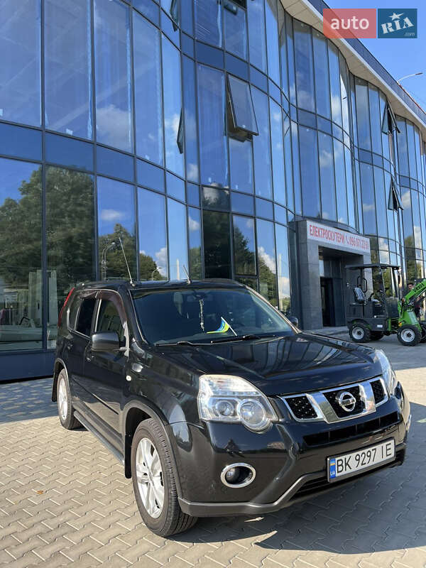 Позашляховик / Кросовер Nissan X-Trail 2012 в Рівному